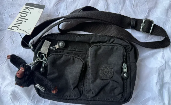 Bolsa nova original Kipling preta com etiqueta 