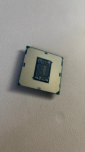 Processador Intel Core i7-8700K Desbloqueado (i7 8ª Geração) - Perfeito Estado
