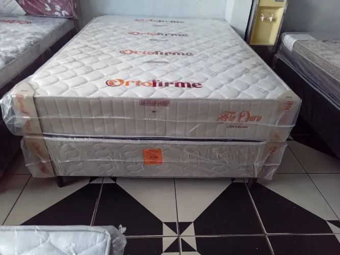 PROMOÇÃO/ COLCHÃO CASAL DE MOLAS ENSACADAS MAIS A BASE!