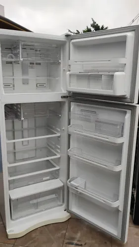 Geladeira Electrolux 460 litros semi nova 