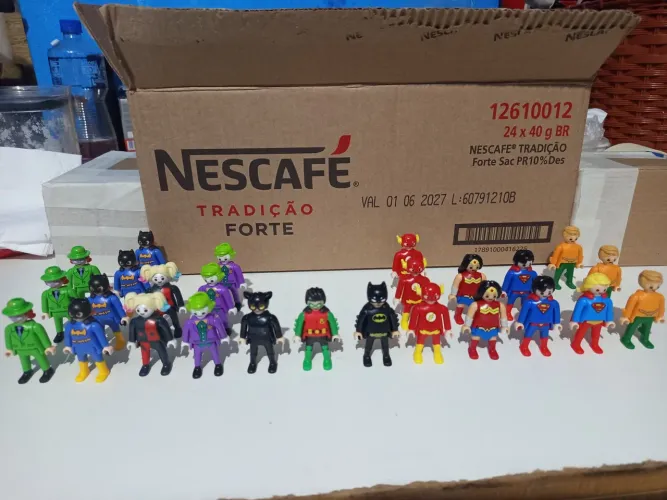 Personagens DC Kinder ovo 