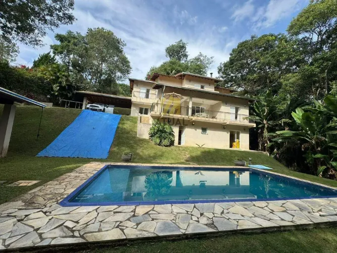 Refúgio Exclusivo no Condomínio Veleiros de Ibiúna | 5 Dormitórios, Piscina e Vista para o