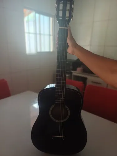 Violão semi-novo para canhoto
