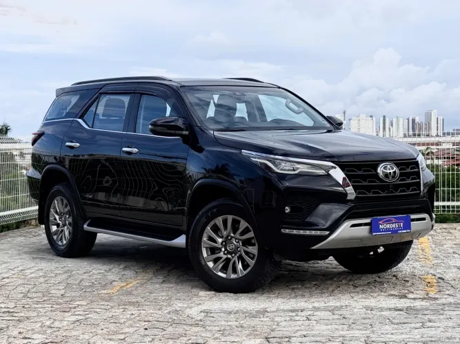 Toyota Hilux SW4 SRX 4X4 2.8 TDI 16V Dies. Aut. 2022