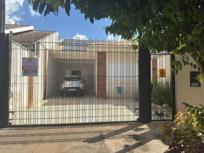Imóvel para venda possui 99 metros quadrados com 3 quartos em Jardim Dias I - Maringá - PR