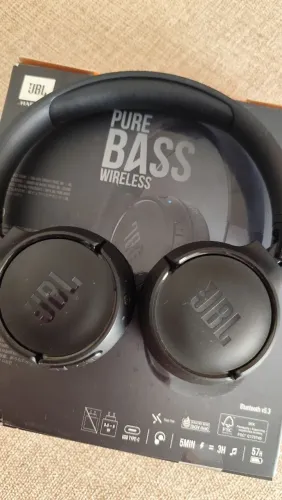 Fone JBL na caixa