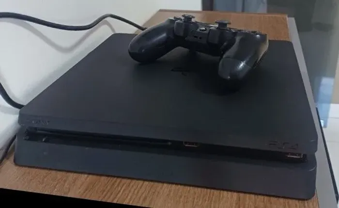 Playstation 4 Slim 1TB
