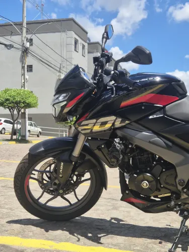 DOMINAR 200