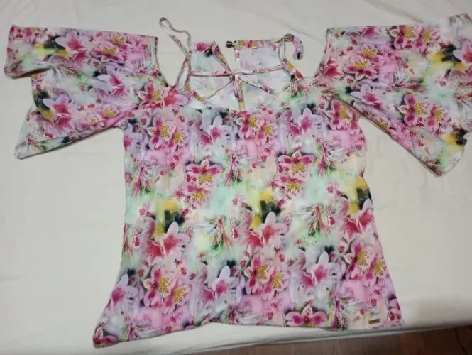 Blusa Florida Rosa Manga Longa - Tecido Leve  - Tamanho 40