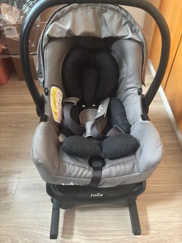 Bebê conforto com isofix e adaptador de carrinho Joie Gem
