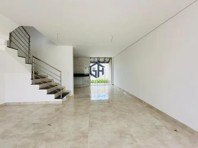 Casa Geminada 3 quartos 4 vagas Santa Branca