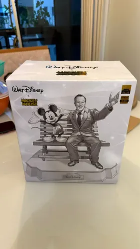 Estátua Walt Disney - Exclusiva D23 - Iron Studios -