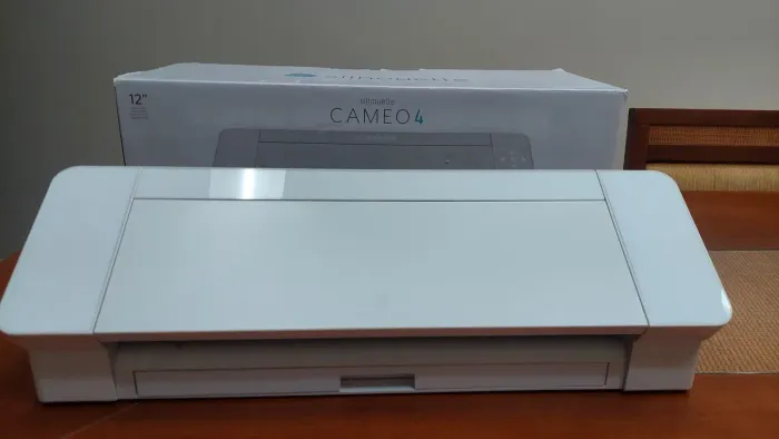 Silhouette Cameo 4 - usada