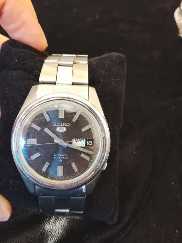 Relógio Seiko fundo preto antigo