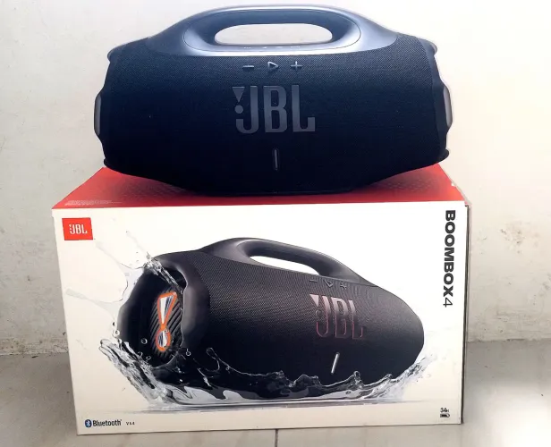 Bombox 4