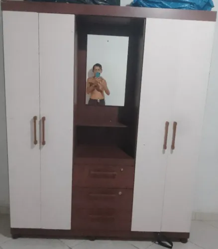 Guarda Roupa 4 portas