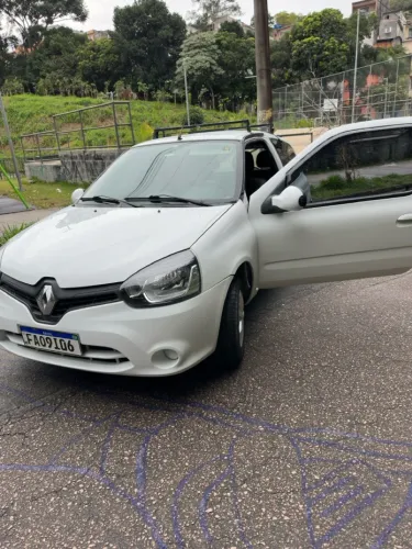 Renault Clio Authentique 1.0/1.0 Hi-power 16V 3P 2013