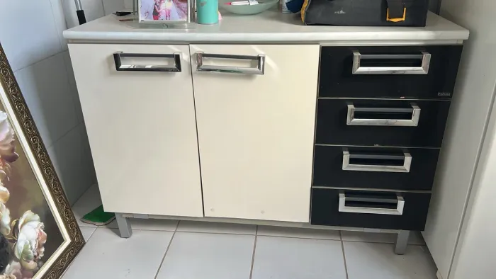 Armário de parede Itatiaia Completo