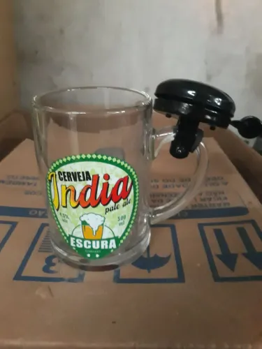 Copo para Cerveja com campainha.