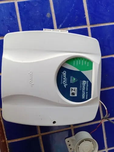 Central eletrônica para cerca elétrica 110/220 com bateria