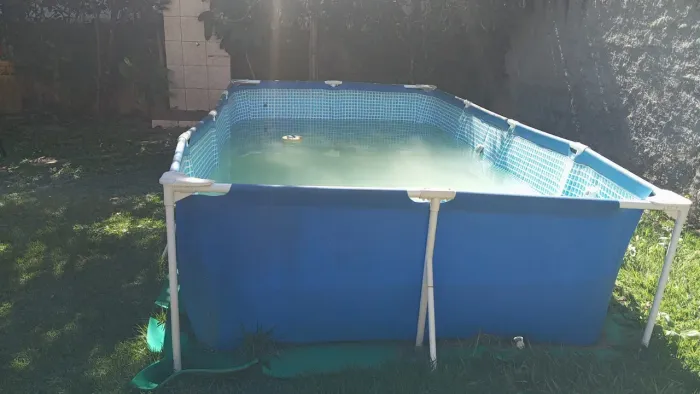 Oportunidade piscina top com bomba filtro e capa