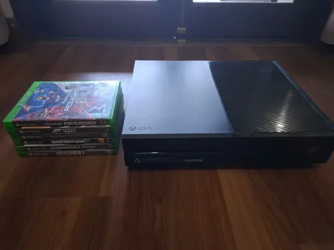 Xbox One Fat c/ leitor funcionando s/ controle e com 6 mídias físicas