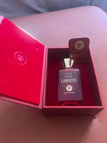 Perfume Árabe OUD NOIR - LIBERTÉ da Rai Phalail (Novo)