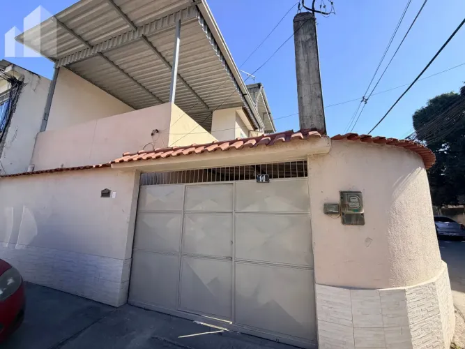 Casa para locação com 2 vagas, terraço e loja, Cerâmica, Nova Iguaçu, RJ