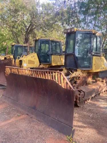 Sucata de 3 tratores Komatsu D51 EX 