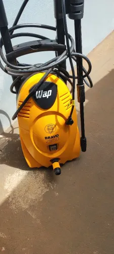 Lavadora de Alta Pressão WAP Bravo 2550 1700W Motor de Indução Amarela e Preta
