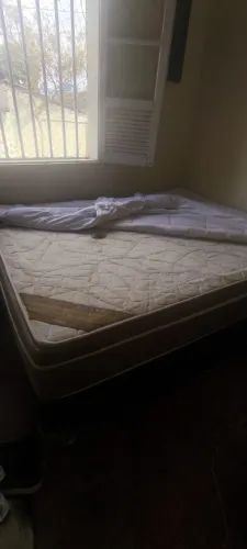 Cama Ortobom Ouro Spring Queen com brindes