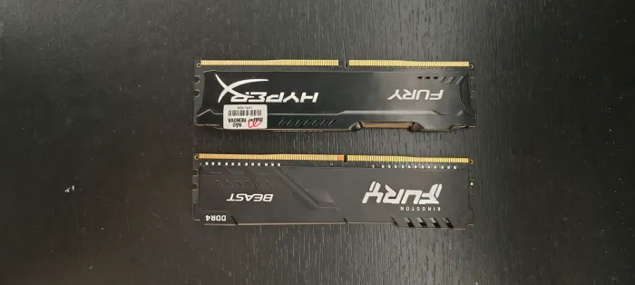 16gb ram DDR4, 2 pente de 8gb