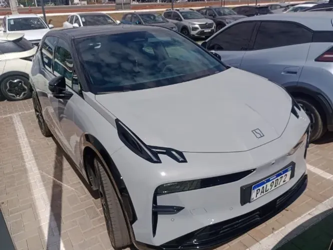 Zeekr X Flagship Flagship (elétrico) 2025