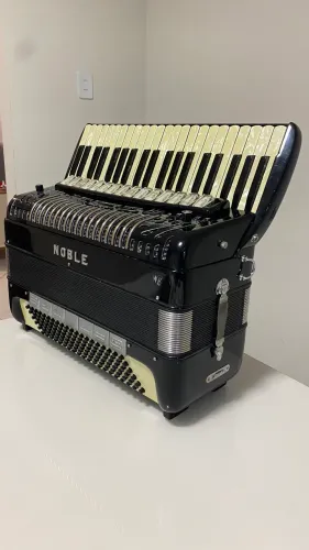 Acordeon Noble 4ª de voz