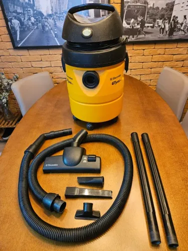 Aspirador de Pó e Água Electrolux GT3000 Pro (1300W) - Seminovo