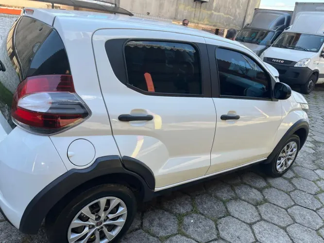 Fiat Mobi Like 1.0 Fire Flex 5P. 2021