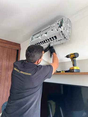 Manutenção de Ar Condicionado | Limpeza e Conserto
