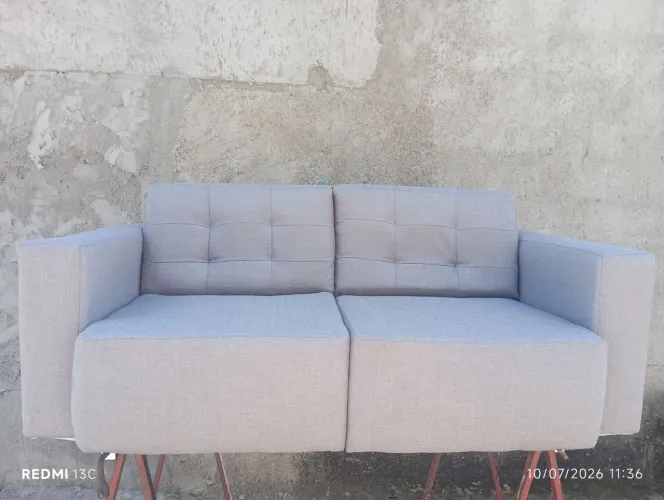 Vende se um sofá dois lugares super confortável 
