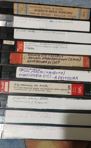 10 fitas VHS com gravações de tv (filmes etc)