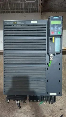 Inversor Siemens Sinamics Power Module 240. Valor: 32.500,00 reais.