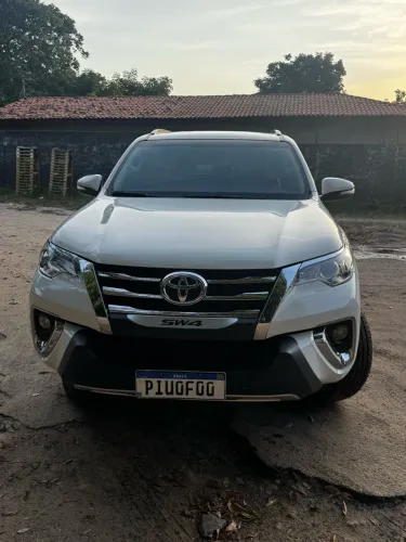 Toyota Hilux SW4 SR 4X2 2.7/ 2.7 Flex 16V Aut. 2017