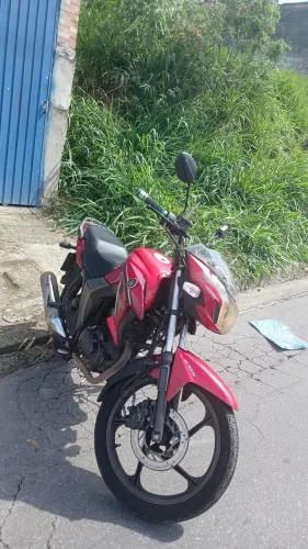 Moto econômica faz 35 km litro
