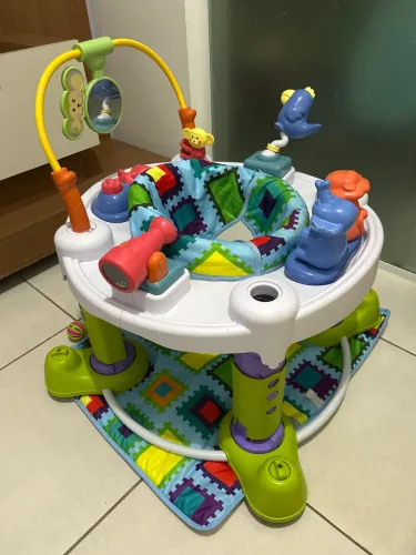 Andador e centro de atividades infantil