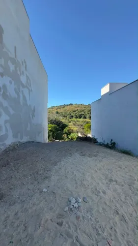 Terreno 210 m² em Jacareí, rua sem saída, fundo para área verde