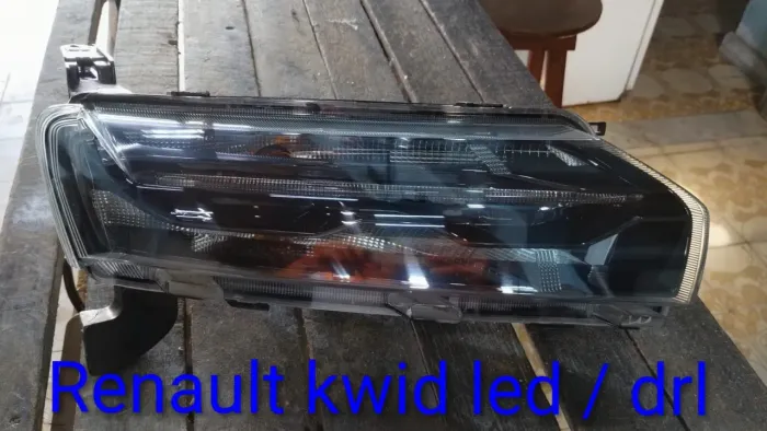 Farol direito Renault kwid com led 23/26
