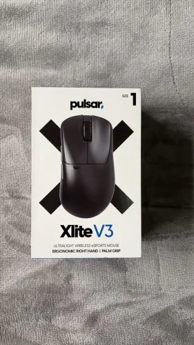 Mouse Gamer Pulsar Xlite V3 Wireless Size 1 Mini - 50g - PAW3395