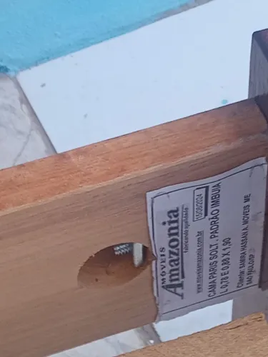 Cama de solteiro e colchão em ótimo estado 