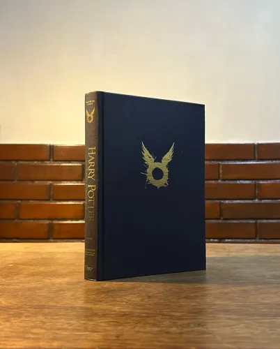 Livro Harry Potter e a Criança Amaldiçoada - Saga Harry Potter