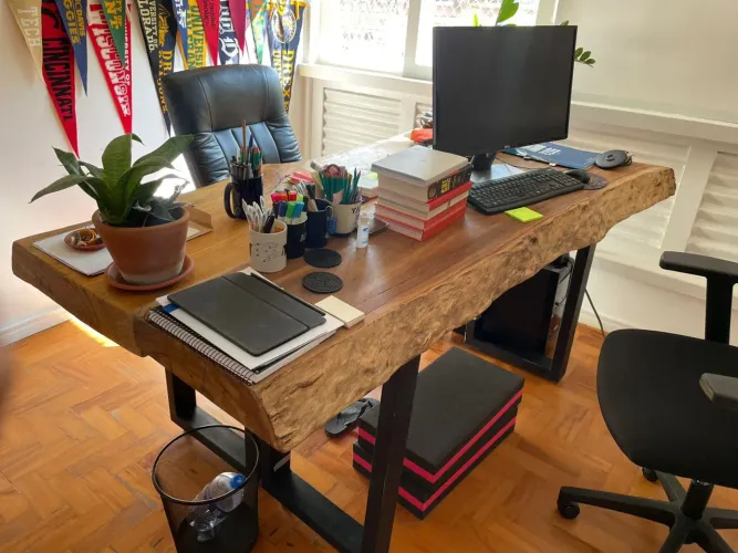 Mesa para escritório - madeira de lei