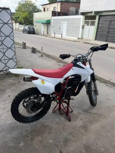 Moto de trilha leilão